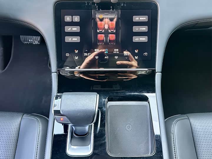 Фото 9 - LiXiang One