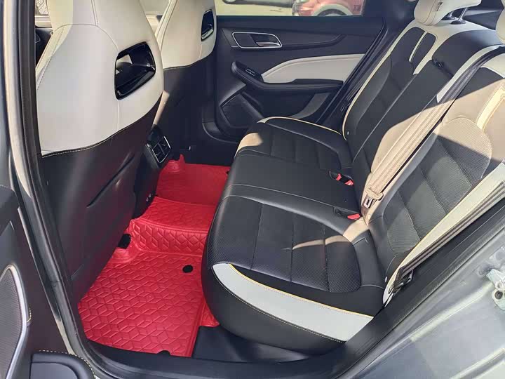 Фото 7 - MG Motor 6