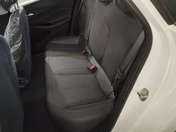 Фото 17 - Buick Verano