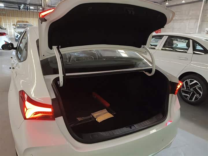 Фото 19 - Buick Verano