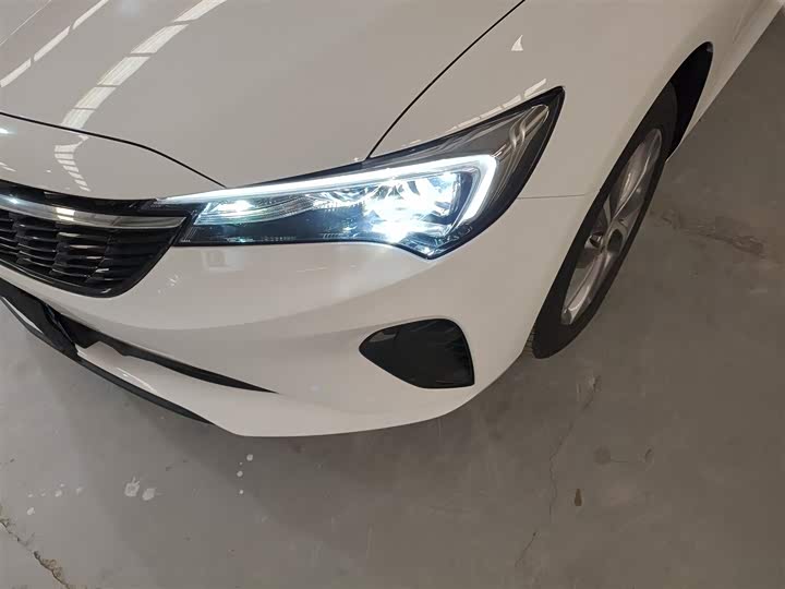 Фото 24 - Buick Verano