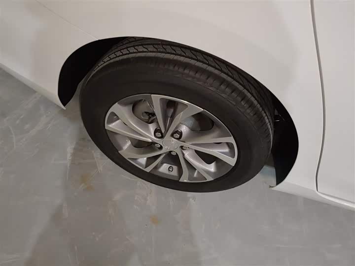 Фото 26 - Buick Verano