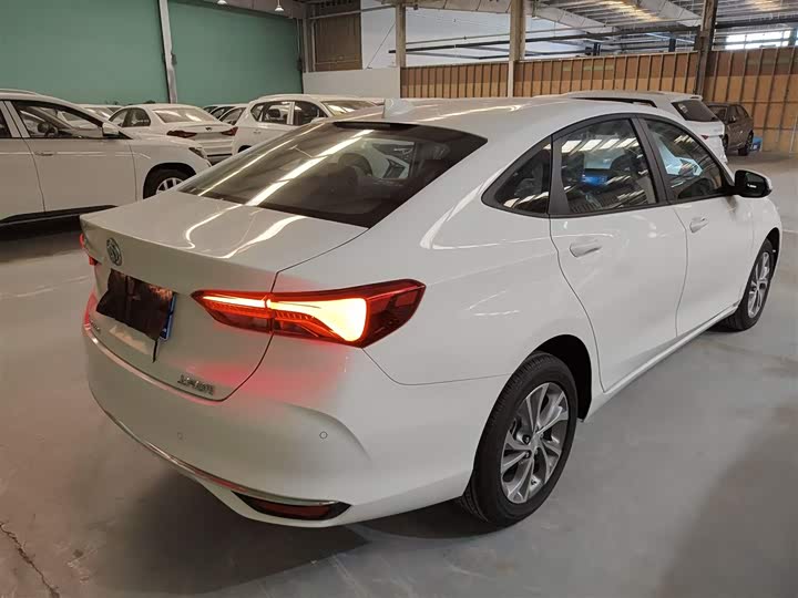 Фото 7 - Buick Verano