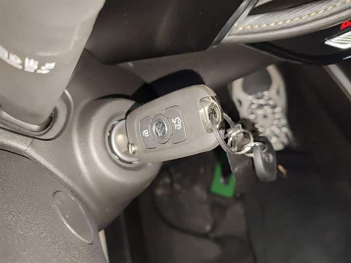 Фото 9 - Buick Verano