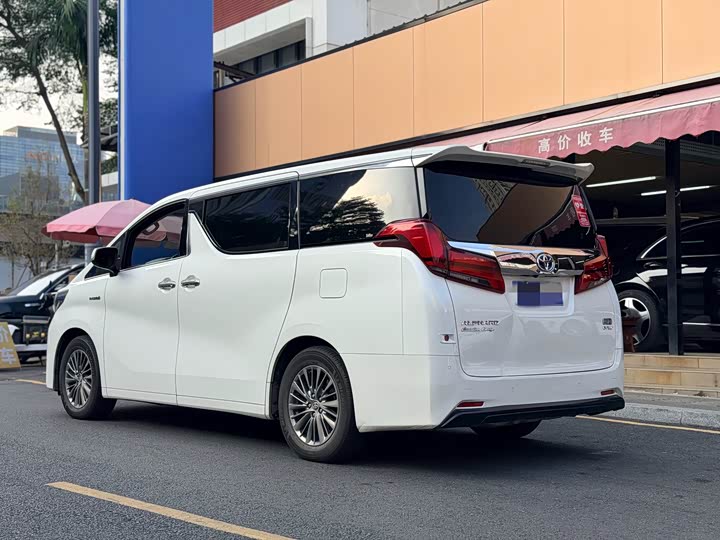 Фото 4 - Toyota Alphard