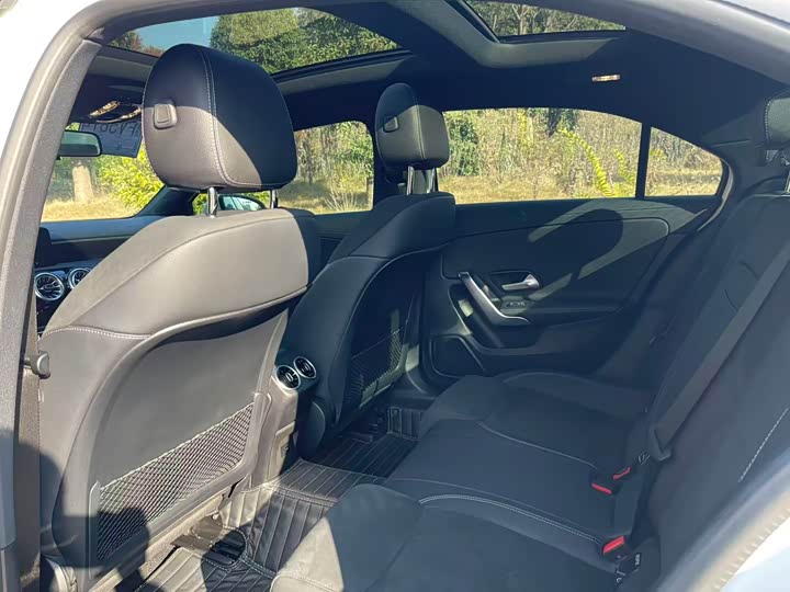 Фото 10 - Mercedes-Benz A-Class