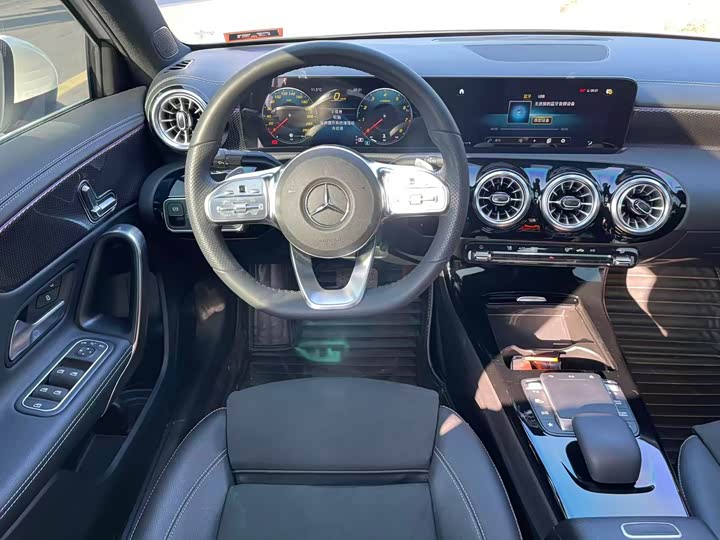 Фото 12 - Mercedes-Benz A-Class