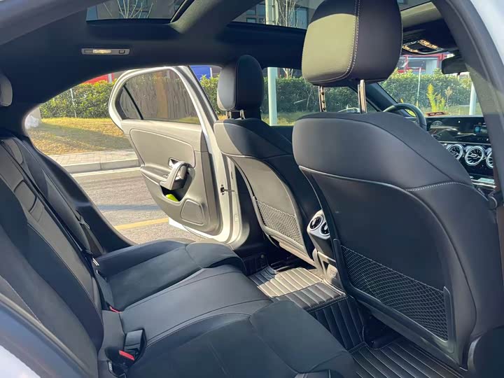 Фото 13 - Mercedes-Benz A-Class