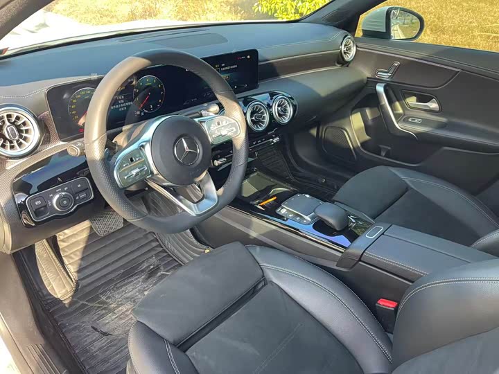 Фото 9 - Mercedes-Benz A-Class