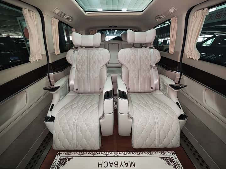 Фото 12 - Mercedes-Benz V-Class