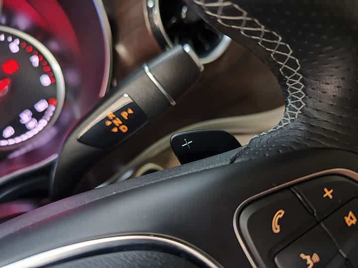 Фото 17 - Mercedes-Benz V-Class