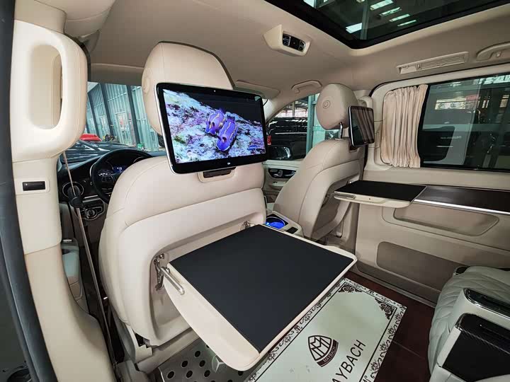 Фото 24 - Mercedes-Benz V-Class