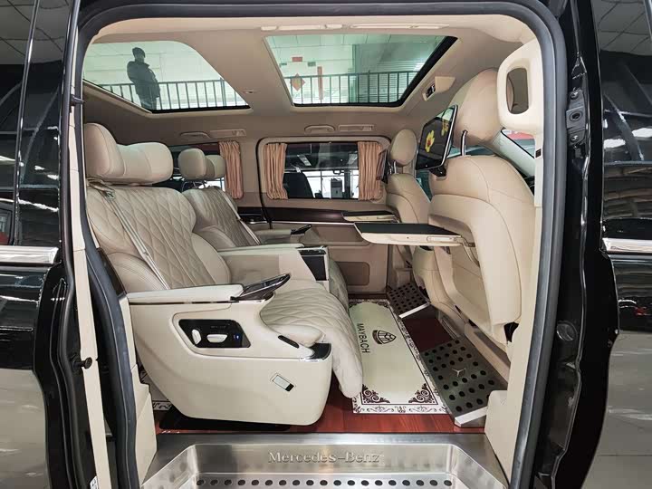 Фото 9 - Mercedes-Benz V-Class