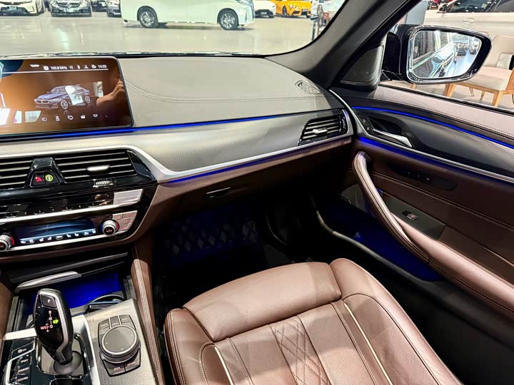 Фото 12 - BMW 5 Series