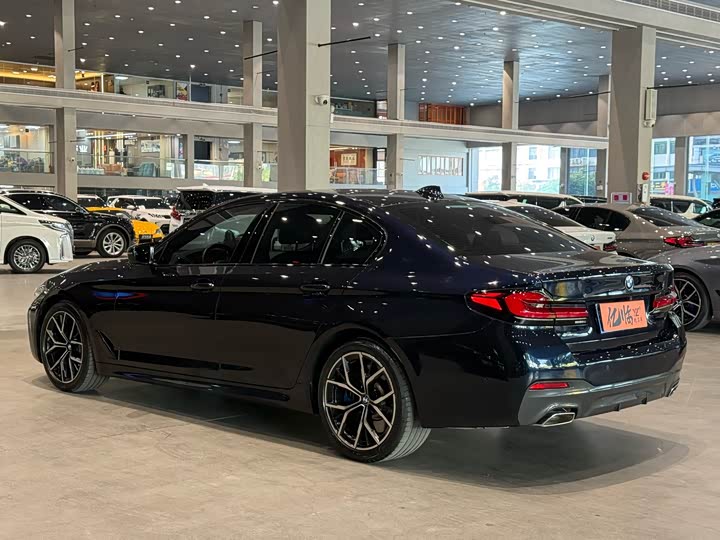 Фото 13 - BMW 5 Series