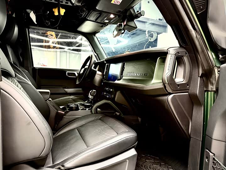 Фото 11 - Ford Bronco