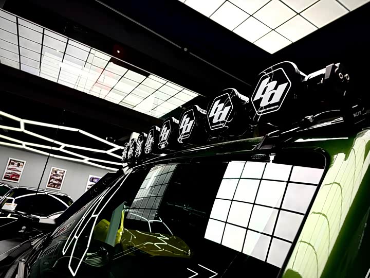 Фото 17 - Ford Bronco