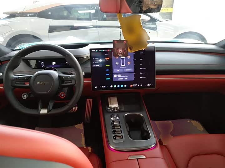 Фото 10 - Xiaomi SU7