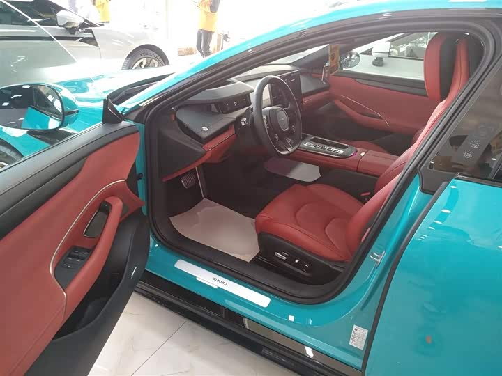 Фото 15 - Xiaomi SU7