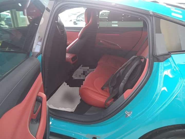 Фото 17 - Xiaomi SU7