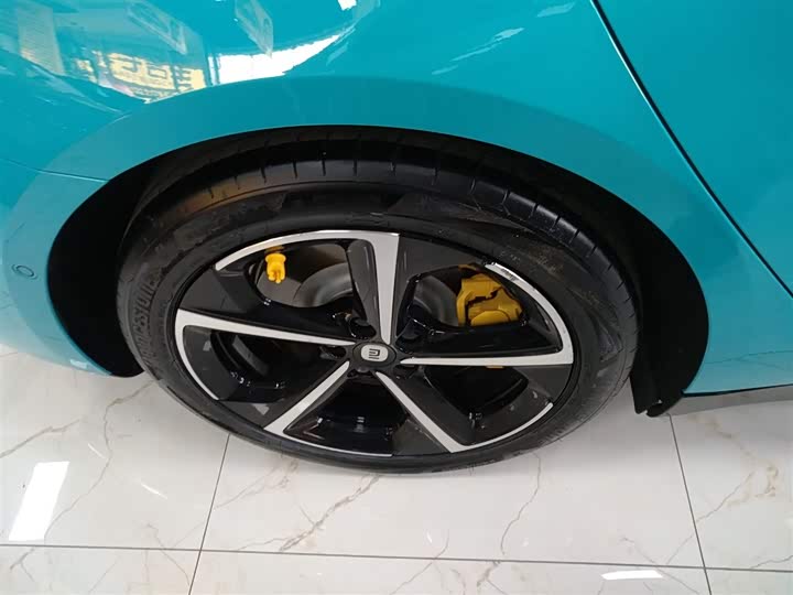 Фото 26 - Xiaomi SU7