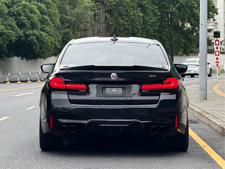 Фото 14 - BMW M5