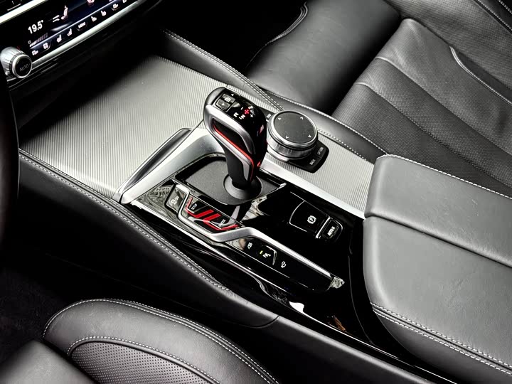 Фото 24 - BMW M5