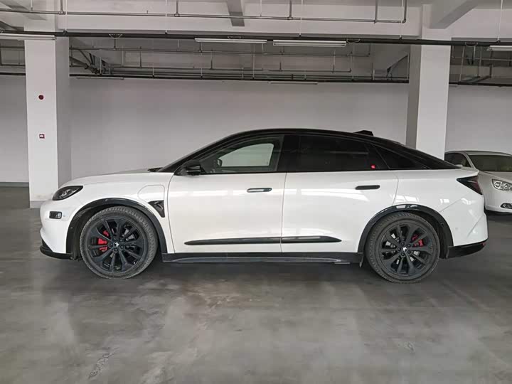 Фото 2 - BAIC Arcfox Alpha S