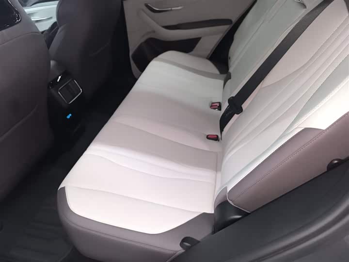 Фото 17 - BYD Song Plus Hybrid/EV