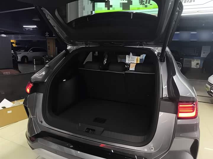 Фото 19 - BYD Song Plus Hybrid/EV