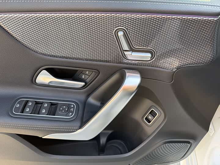 Фото 17 - Mercedes-Benz A-Class