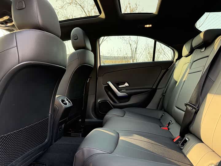 Фото 19 - Mercedes-Benz A-Class