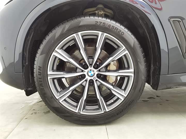 Фото 17 - BMW X5