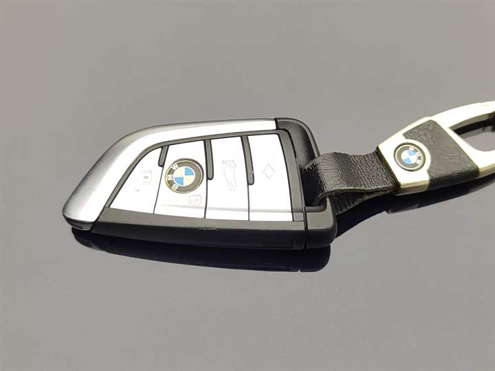 Фото 19 - BMW X5