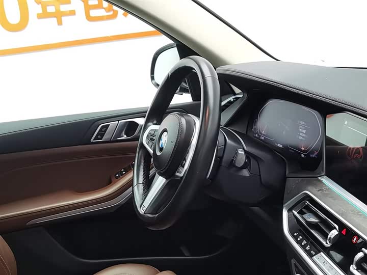 Фото 22 - BMW X5