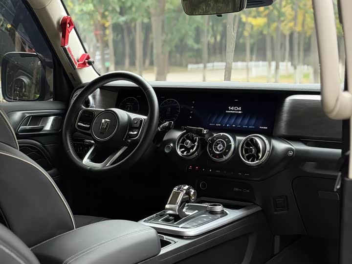 Фото 7 - Tank 300