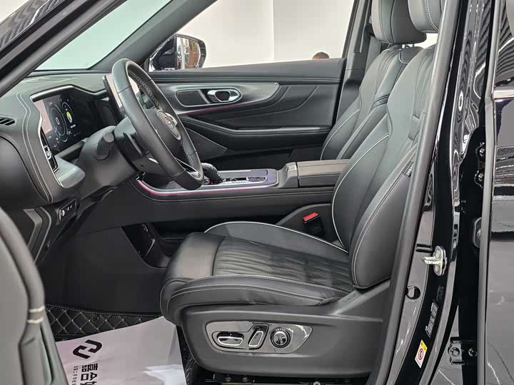 Фото 10 - GAC Trumpchi GS8