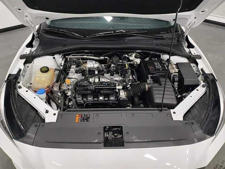 Фото 10 - MG Motor 5