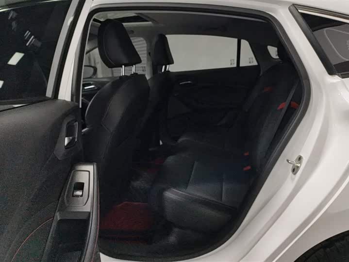 Фото 11 - MG Motor 5