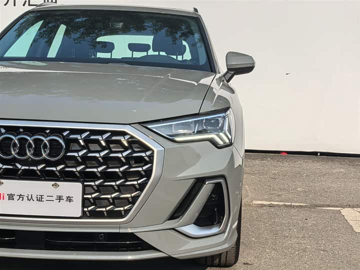 Фото 6 - Audi Q3