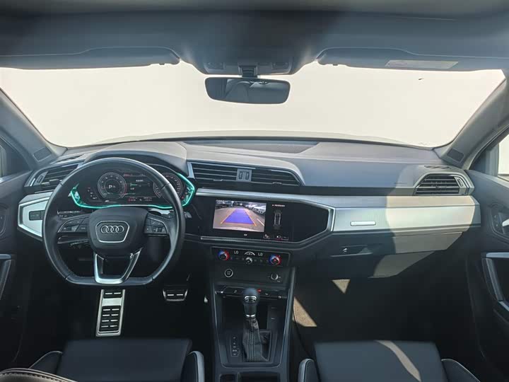 Фото 8 - Audi Q3