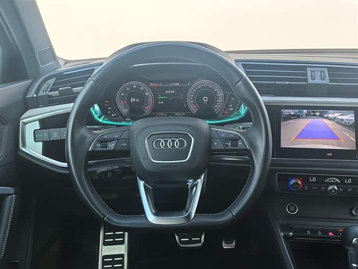 Фото 9 - Audi Q3