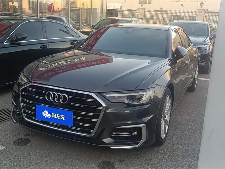 Фото 1 - Audi A6L