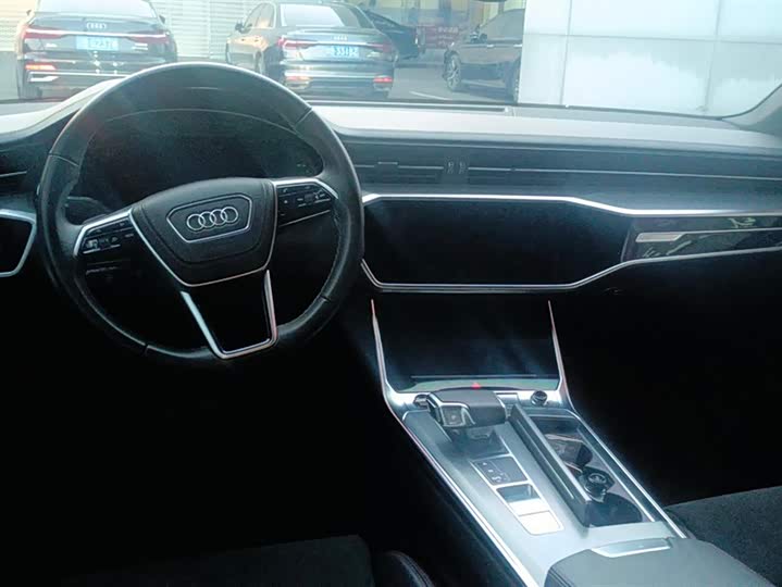 Фото 12 - Audi A6L