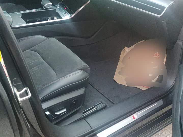 Фото 8 - Audi A6L