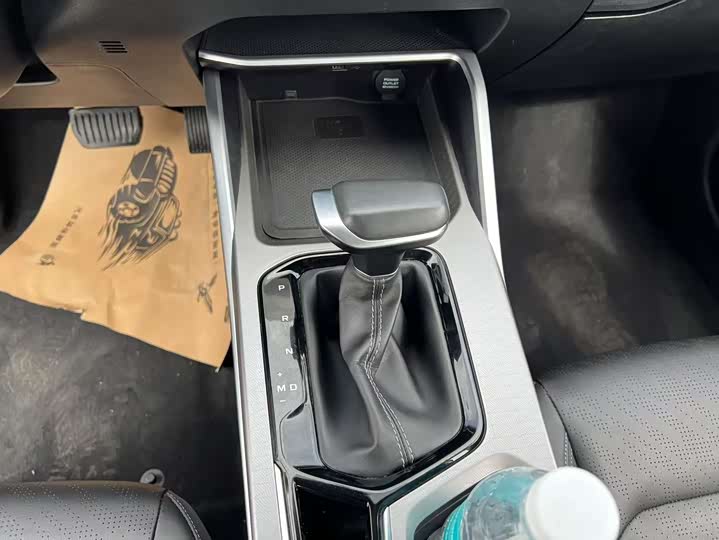 Фото 12 - Geely Emgrand