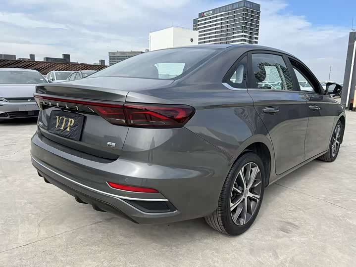 Фото 5 - Geely Emgrand