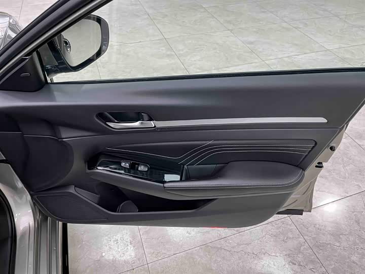 Фото 12 - Nissan Teana