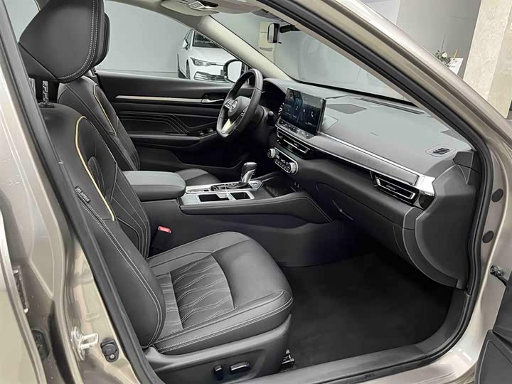 Фото 13 - Nissan Teana