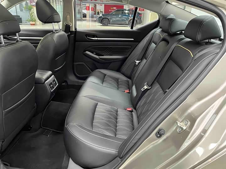 Фото 14 - Nissan Teana